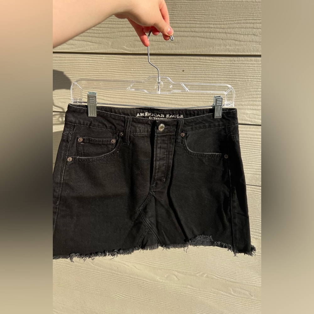 AMERICAN EAGLE Jean High Waisted Skirt in Black Wash - Picture 2 of 3